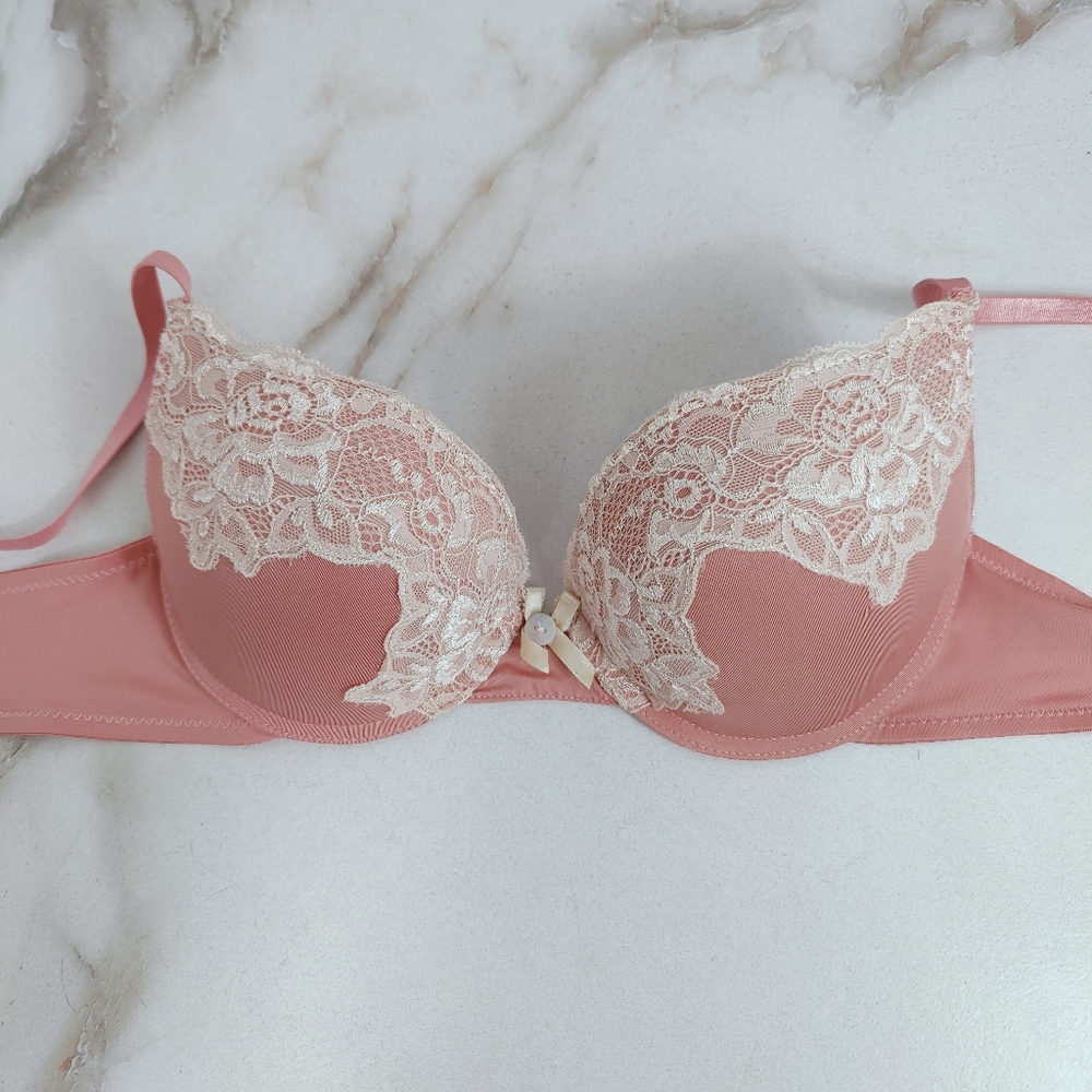 Marilyn Monroe Intimates Pink Peach Lace Push Up Underwire Bra, Sz 36C